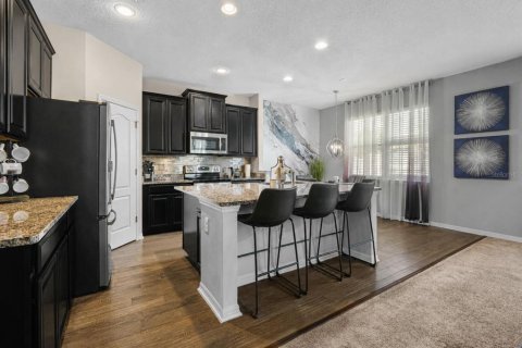 House in Davenport, Florida 5 bedrooms, 287.25 sq.m. № 2204159 - photo 8