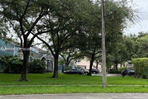 Condominio en alquiler en North Lauderdale, Florida, 3 dormitorios, 110.18 m2 № 2011264 - foto 11