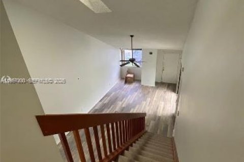 Condominio en alquiler en North Lauderdale, Florida, 3 dormitorios, 110.18 m2 № 2011264 - foto 5