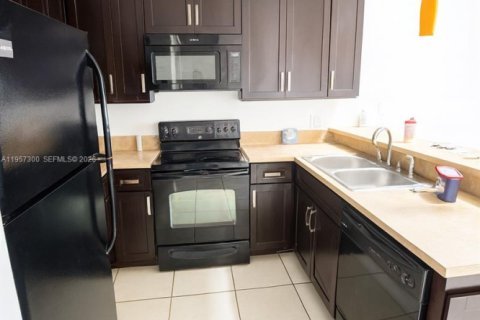 Condominio en alquiler en North Lauderdale, Florida, 3 dormitorios, 110.18 m2 № 2011264 - foto 8