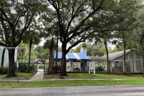 Condominio en alquiler en North Lauderdale, Florida, 3 dormitorios, 110.18 m2 № 2011264 - foto 12