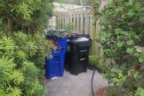 House in Fort Lauderdale, Florida 3 bedrooms, 153.1 sq.m. № 1958092 - photo 16