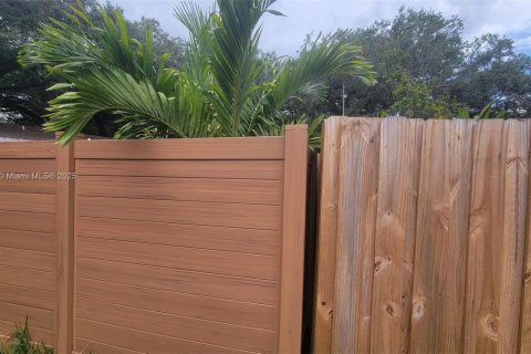 House in Fort Lauderdale, Florida 3 bedrooms, 153.1 sq.m. № 1958092 - photo 7