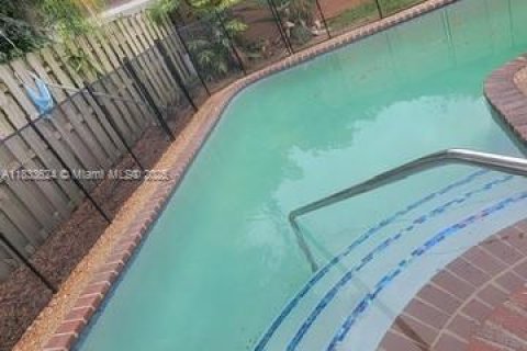 House in Fort Lauderdale, Florida 3 bedrooms, 153.1 sq.m. № 1958092 - photo 5