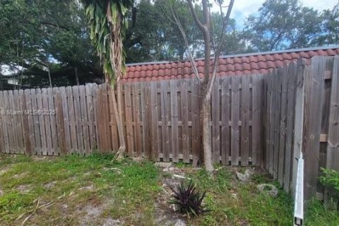 House in Fort Lauderdale, Florida 3 bedrooms, 153.1 sq.m. № 1958092 - photo 13