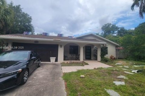 House in Fort Lauderdale, Florida 3 bedrooms, 153.1 sq.m. № 1958092 - photo 17