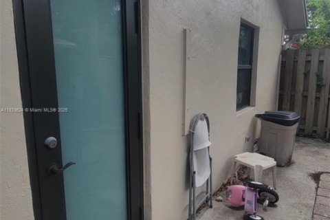 House in Fort Lauderdale, Florida 3 bedrooms, 153.1 sq.m. № 1958092 - photo 2