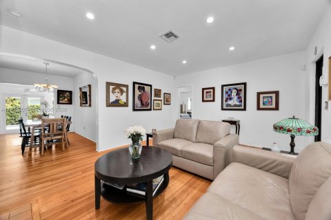 Villa ou maison à vendre à Coral Gables, Floride: 3 chambres, 133.59 m2 № 2046779 - photo 8