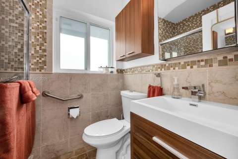 Villa ou maison à vendre à Coral Gables, Floride: 3 chambres, 133.59 m2 № 2046779 - photo 20