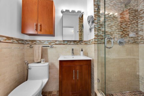 Villa ou maison à vendre à Coral Gables, Floride: 3 chambres, 133.59 m2 № 2046779 - photo 17