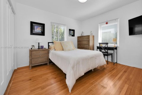 Villa ou maison à vendre à Coral Gables, Floride: 3 chambres, 133.59 m2 № 2046779 - photo 19