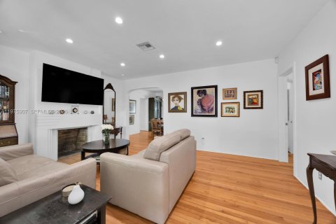 Villa ou maison à vendre à Coral Gables, Floride: 3 chambres, 133.59 m2 № 2046779 - photo 5