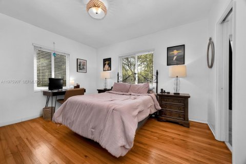 Villa ou maison à vendre à Coral Gables, Floride: 3 chambres, 133.59 m2 № 2046779 - photo 16