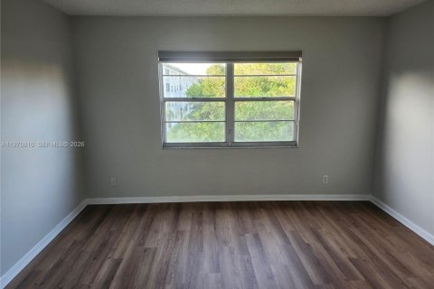 Condominio en venta en Pembroke Pines, Florida, 1 dormitorio, 55.93 m2 № 2031465 - foto 22