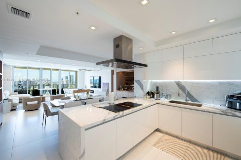 Condo in Sunny Isles Beach, Florida, 4 bedrooms  № 1776431 - photo 15