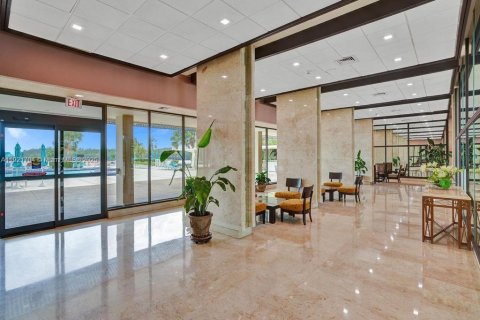 Copropriété à vendre à Sunny Isles Beach, Floride: 2 chambres, 113.34 m2 № 1975356 - photo 11
