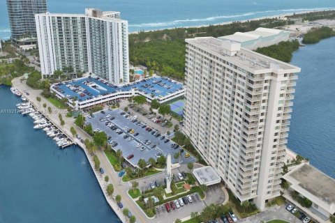 Copropriété à vendre à Sunny Isles Beach, Floride: 2 chambres, 113.34 m2 № 1975356 - photo 5