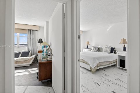 Condominio en venta en Sunny Isles Beach, Florida, 2 dormitorios, 113.34 m2 № 1975356 - foto 28