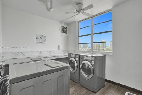 Copropriété à vendre à Sunny Isles Beach, Floride: 2 chambres, 113.34 m2 № 1975356 - photo 18