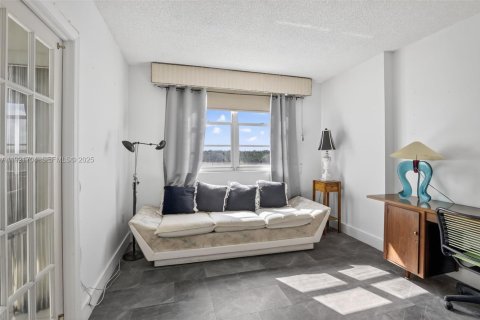 Condominio en venta en Sunny Isles Beach, Florida, 2 dormitorios, 113.34 m2 № 1975356 - foto 26