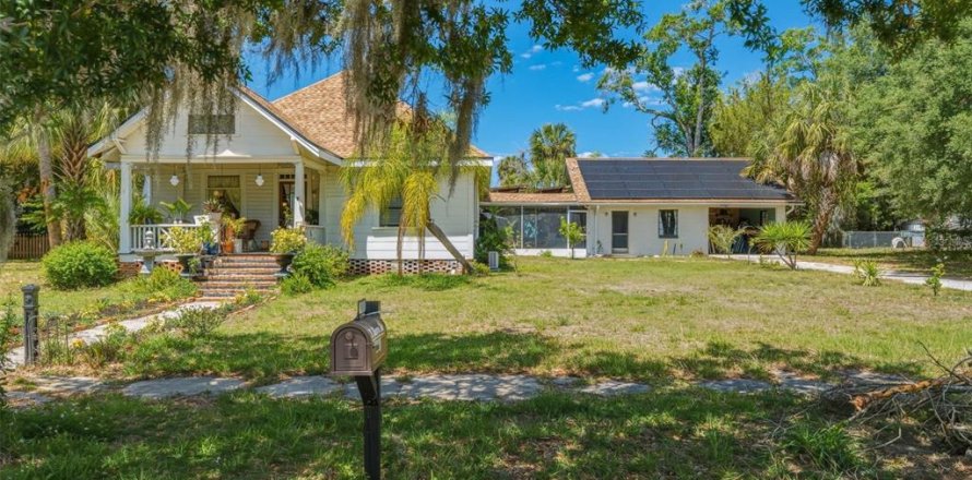 House in Arcadia, Florida 3 bedrooms, 231.42 sq.m. № 2201353