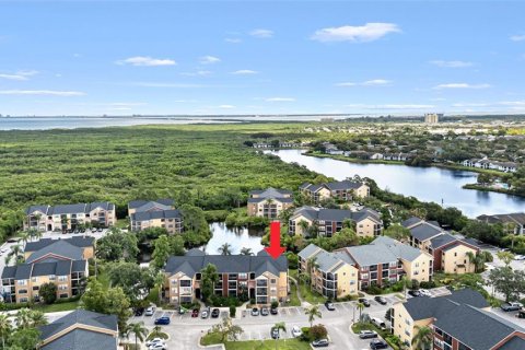 Condo in Saint Petersburg, Florida, 1 bedroom  № 1900529 - photo 22