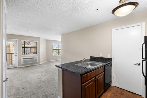 Condo in Saint Petersburg, Florida, 1 bedroom  № 1900529 - photo 6