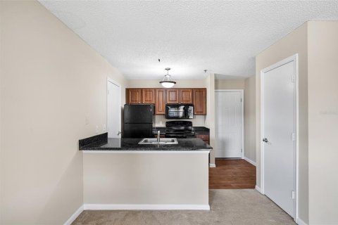 Condo in Saint Petersburg, Florida, 1 bedroom  № 1900529 - photo 5