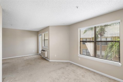 Condo in Saint Petersburg, Florida, 1 bedroom  № 1900529 - photo 14