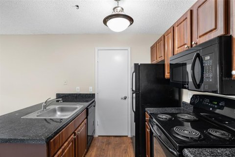 Condo in Saint Petersburg, Florida, 1 bedroom  № 1900529 - photo 7
