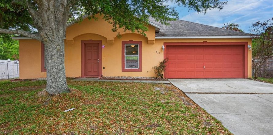 House in Kissimmee, Florida 3 bedrooms, 129.69 sq.m. № 2142893