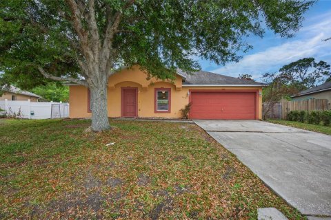 House in Kissimmee, Florida 3 bedrooms, 129.69 sq.m. № 2142893 - photo 2