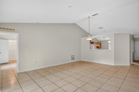 House in Kissimmee, Florida 3 bedrooms, 129.69 sq.m. № 2142893 - photo 13