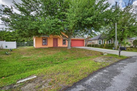 House in Kissimmee, Florida 3 bedrooms, 129.69 sq.m. № 2142893 - photo 3