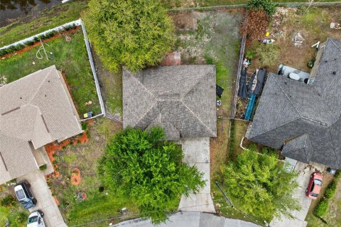 House in Kissimmee, Florida 3 bedrooms, 129.69 sq.m. № 2142893 - photo 30