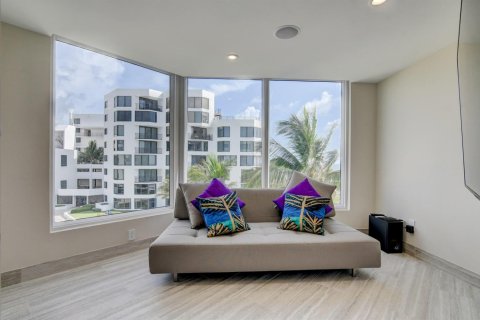 Condo in Highland Beach, Florida, 2 bedrooms № 2387852 - photo 27