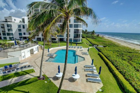 Condo in Highland Beach, Florida, 2 bedrooms № 2387852 - photo 15