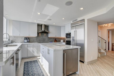 Condo in Highland Beach, Florida, 2 bedrooms № 2387852 - photo 10
