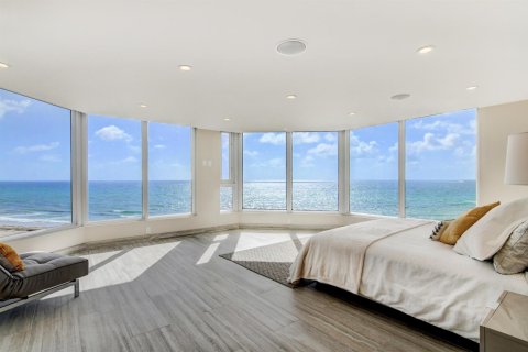 Condo in Highland Beach, Florida, 2 bedrooms № 2387852 - photo 21