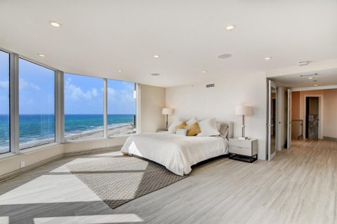 Condo in Highland Beach, Florida, 2 bedrooms № 2387852 - photo 22