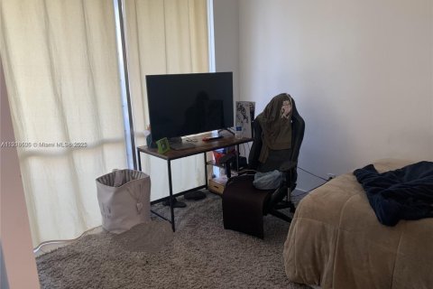 Condo in Miami Beach, Florida, 1 bedroom  № 2082637 - photo 29
