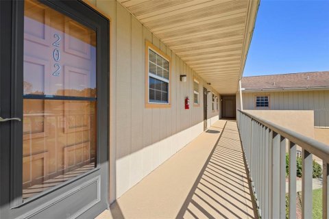 Copropriété à vendre à Astor, Floride: 2 chambres, 102.38 m2 № 2096314 - photo 8
