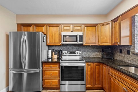 Copropriété à vendre à Astor, Floride: 2 chambres, 102.38 m2 № 2096314 - photo 19