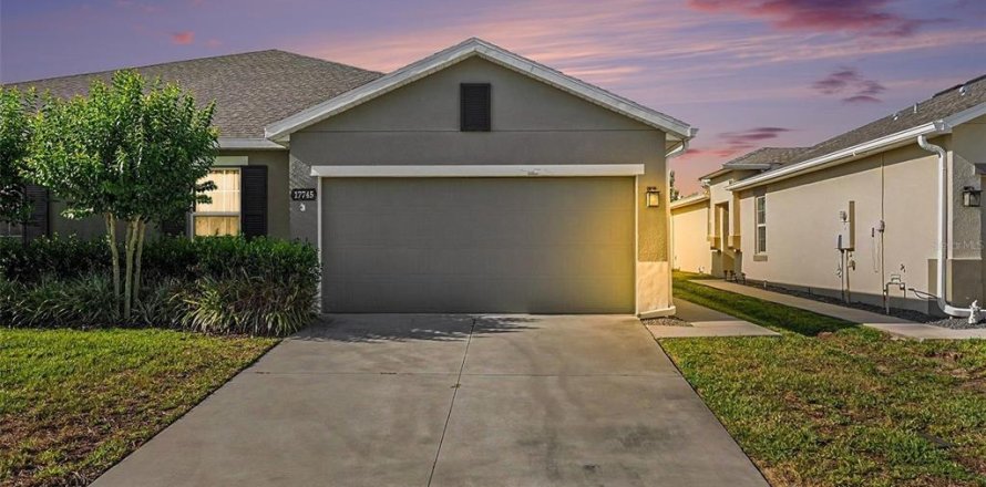 Villa ou maison à Land O' Lakes, Floride 3 chambres, 142.33 m2 № 2195316