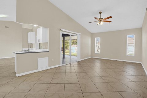Casa en venta en Port St. Lucie, Florida, 3 dormitorios, 146.79 m2 № 2288696 - foto 22