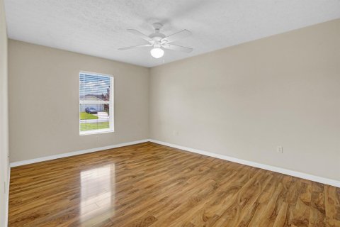 Casa en venta en Port St. Lucie, Florida, 3 dormitorios, 146.79 m2 № 2288696 - foto 8