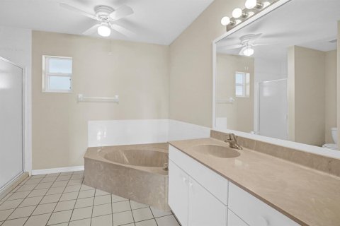 Casa en venta en Port St. Lucie, Florida, 3 dormitorios, 146.79 m2 № 2288696 - foto 18