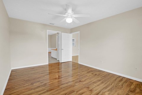 Casa en venta en Port St. Lucie, Florida, 3 dormitorios, 146.79 m2 № 2288696 - foto 11