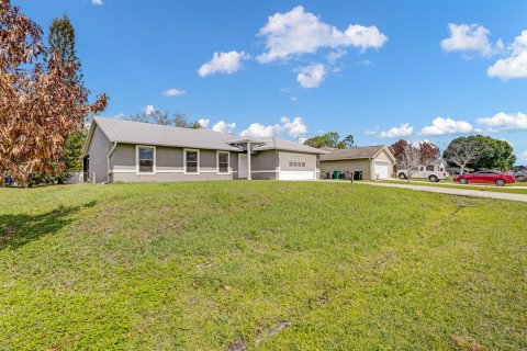 Casa en venta en Port St. Lucie, Florida, 3 dormitorios, 146.79 m2 № 2288696 - foto 3
