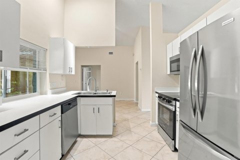 Casa en venta en Port St. Lucie, Florida, 3 dormitorios, 146.79 m2 № 2288696 - foto 15